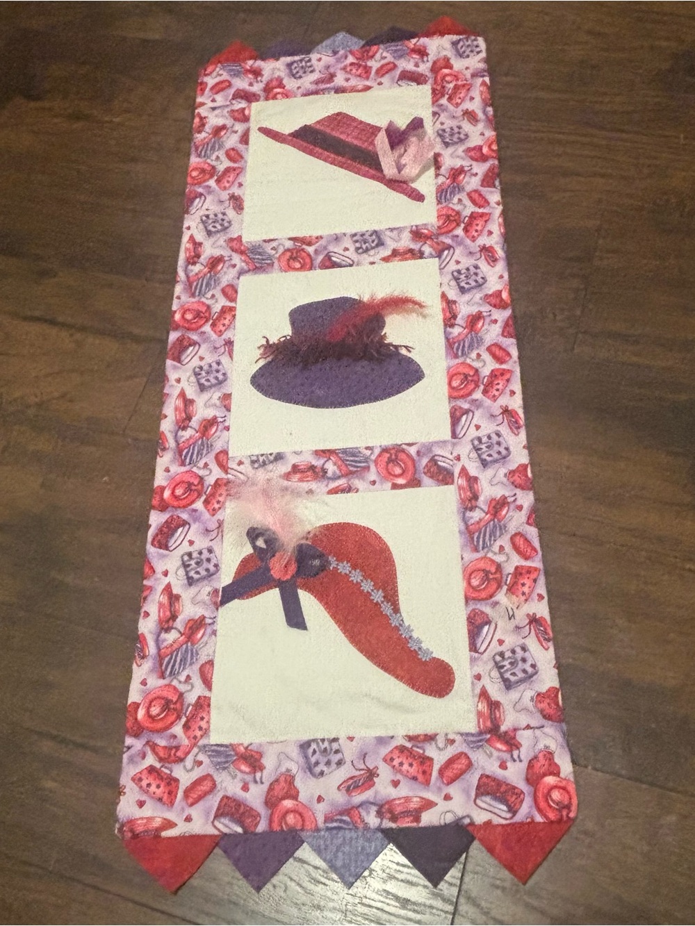 • Red Hat Society Theme Quilted Table Topper Prairie Points
